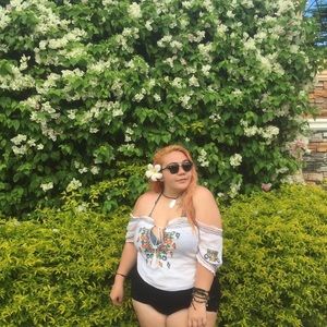 Meet your Posher, Jasmine rose